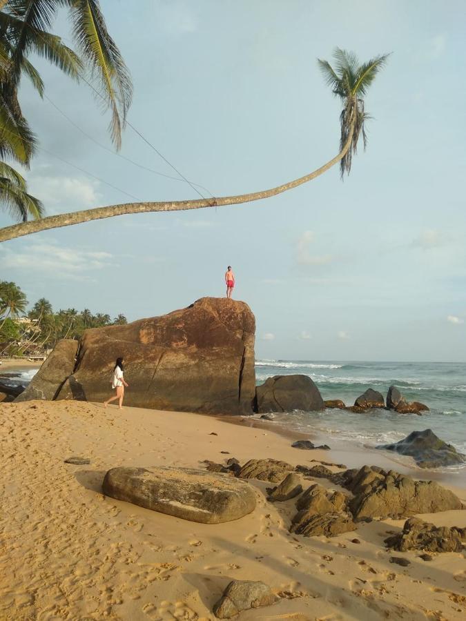 Near Beach Rest Unawatuna Buitenkant foto